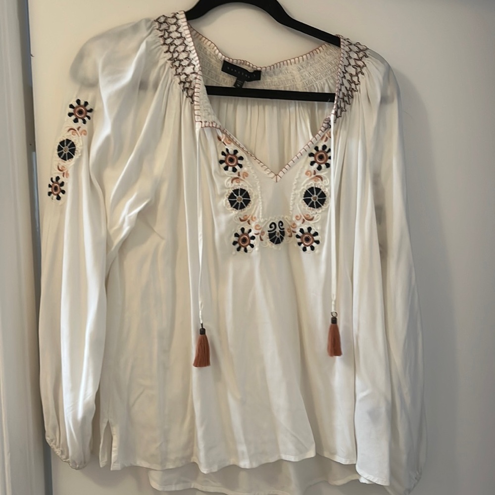 Adorable sanctuary embroider blouse